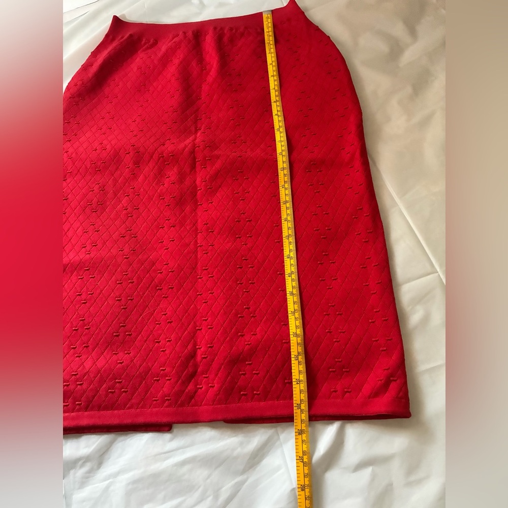 CHANEL 2014 Spring Red Textured Knit 2-Piece Skirt Suit Set - Picture 9 of 15